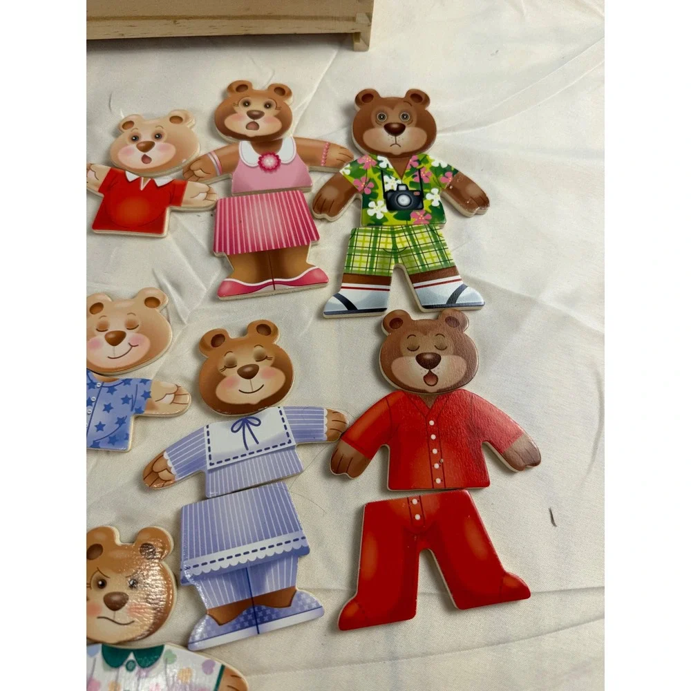 Melissa & Doug Wooden Bear Family Dress-Up Puzzle 43 Pieces Storage Case 3770
